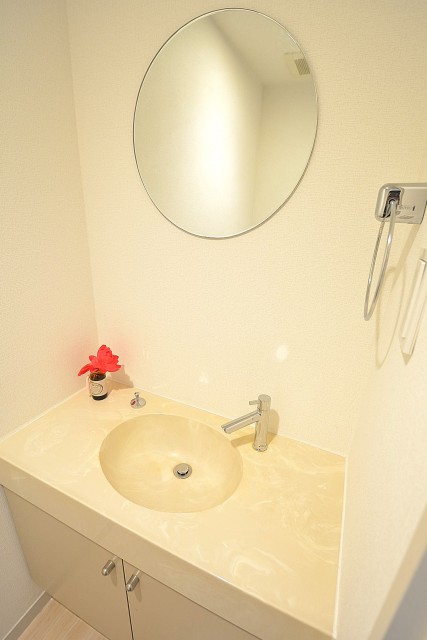 トイレはうれしい手洗い場付き♪