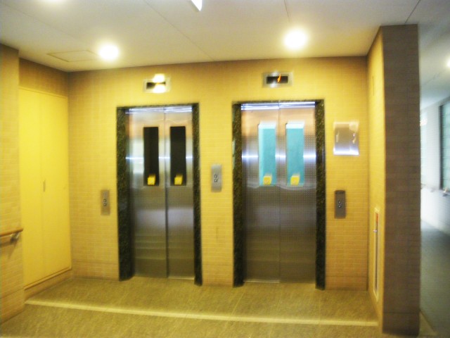 グランドテラス新宿　エレベーター