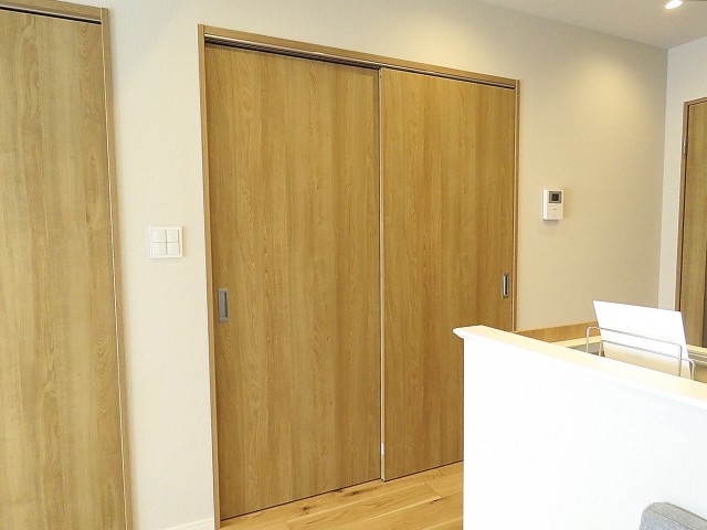 二子玉川ロイヤルマンション　洋室扉