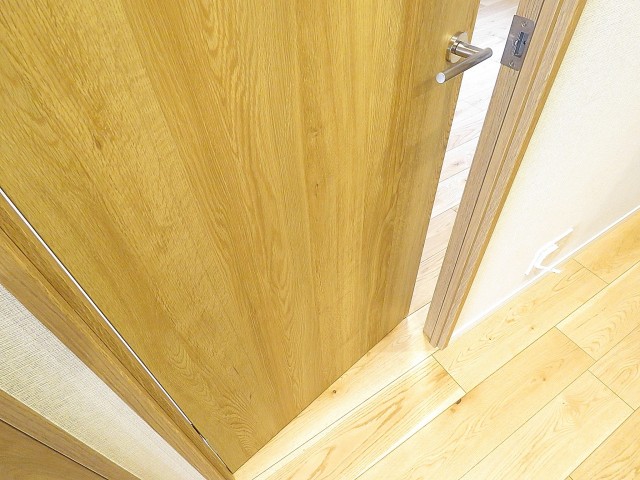 二子玉川ロイヤルマンション　洋室扉