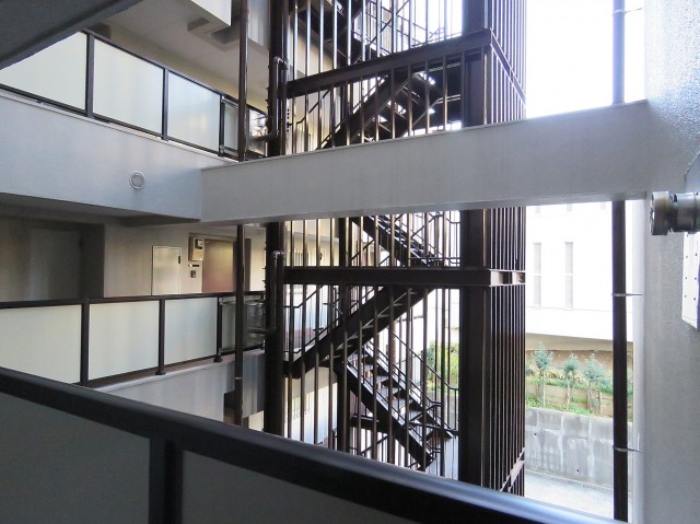 マンション白金台　共用廊下