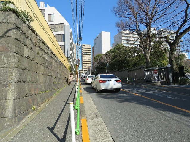 マンション白金台　前面道路