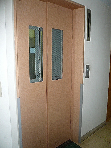 青山アジアマンション　エレベーター