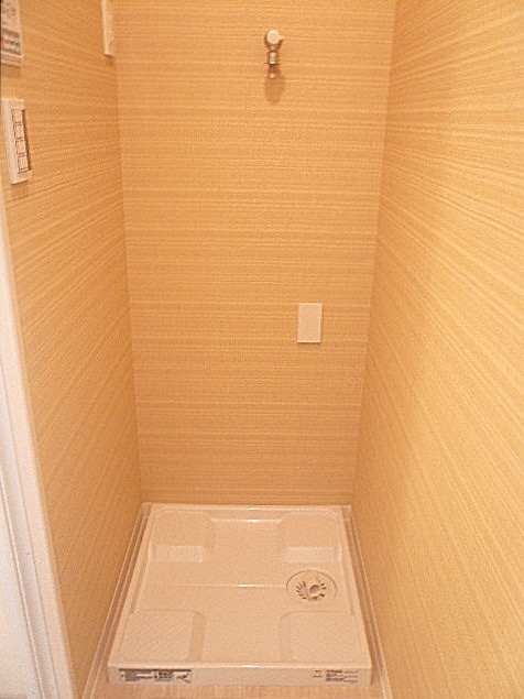 青山アジアマンション　洗濯機置場