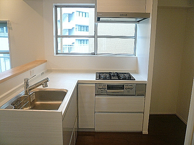 青山アジアマンション　キッチン