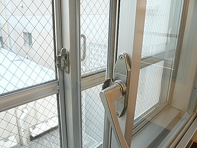 青山アジアマンション　二重サッシ