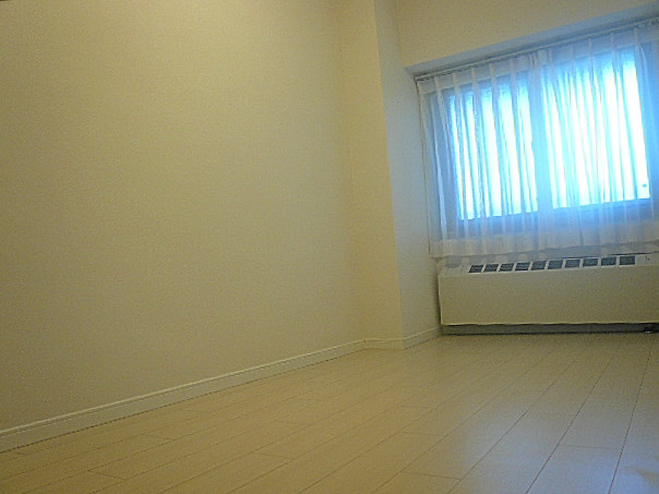 馬事公苑前ハイム2号棟　約4.5帖の洋室