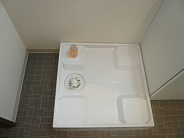 馬事公苑前ハイム2号棟　洗濯機置場