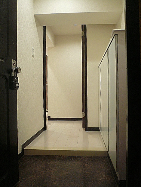 カーサ池尻　玄関ホール