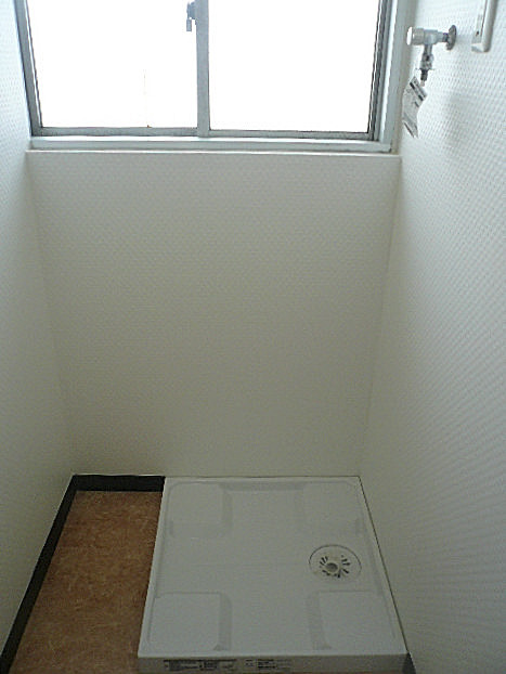 カーサ池尻　洗濯機置場