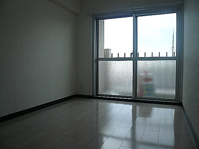 カーサ池尻　約5.0帖の洋室