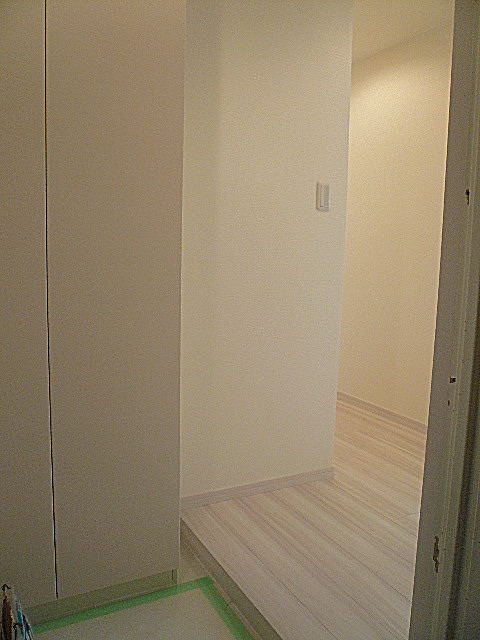 ライオンズマンショングリーン白金　廊下