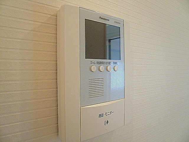 ライオンズマンショングリーン白金　モニター付きインターホン
