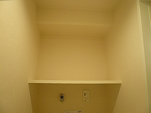 マンション白金台　洗濯機置場棚