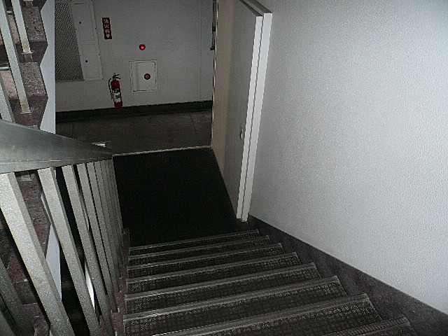 メゾン・ド・エビス　共用階段
