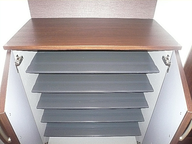 メゾン・ド・エビス　玄関収納