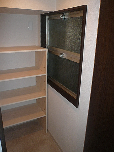 メゾン・ド・エビス　玄関収納