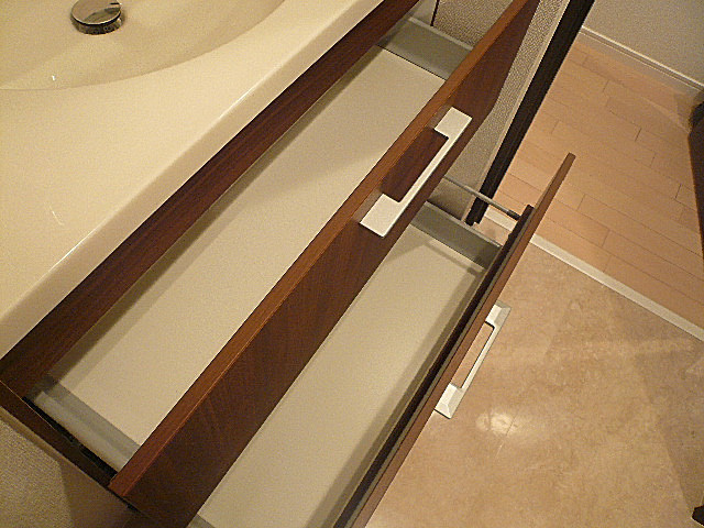 メゾン・ド・エビス　洗面化粧台