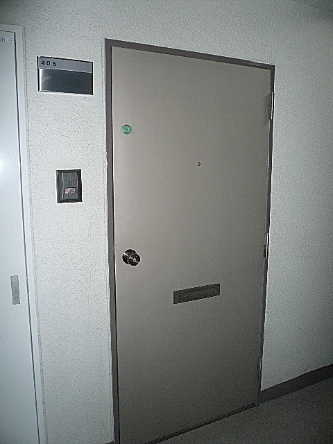 コープ野村六本木Ⅱ　玄関前です。