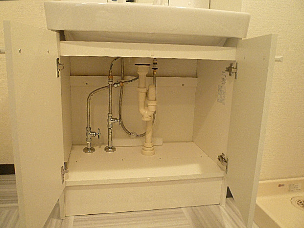 コープ野村六本木Ⅱ　洗面ボウル下収納