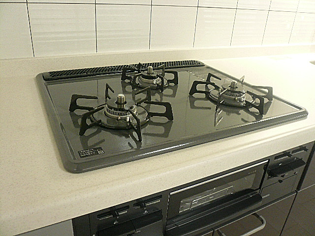 コープ野村六本木Ⅱ　3口コンロ