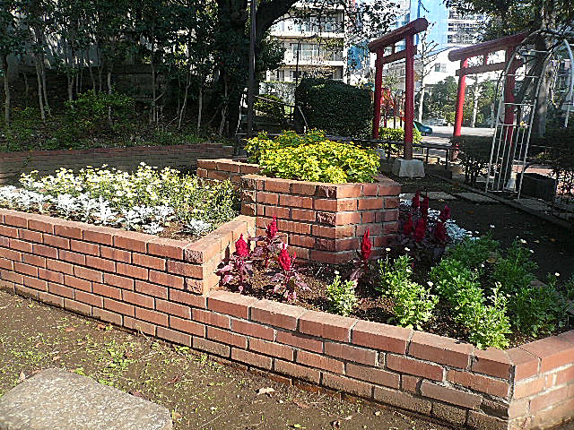 麻布狸穴ナショナルコート　狸穴公園