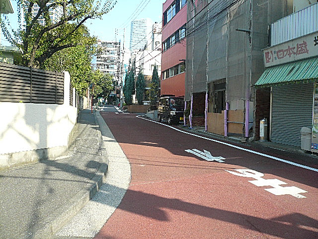 麻布狸穴ナショナルコート　狸穴坂