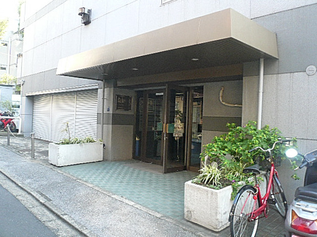 麻布狸穴ナショナルコート　エントランス