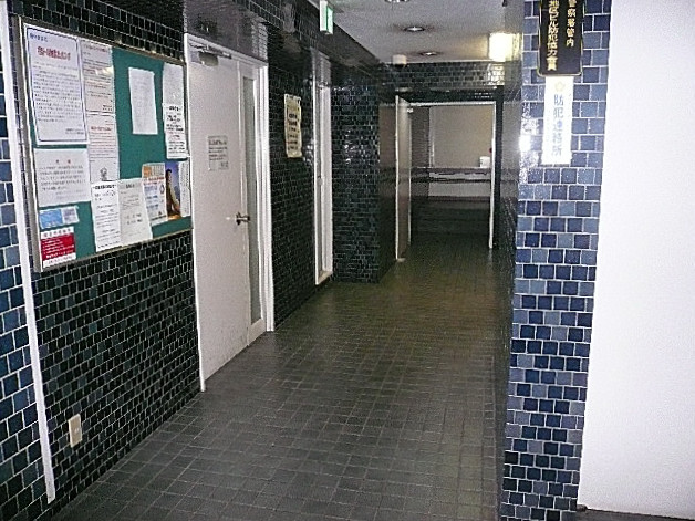 麻布狸穴ナショナルコート　エントランス内