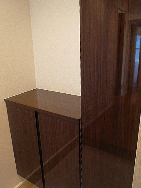 麻布狸穴ナショナルコート　トールサイズ・カウンター付と2種類ある玄関収納