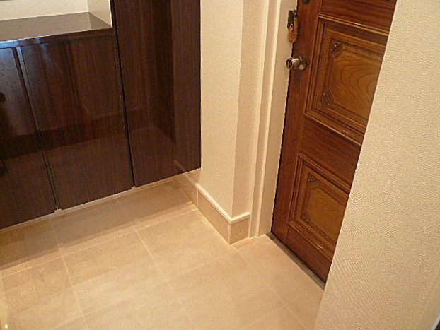 麻布狸穴ナショナルコート　高級感ある玄関ホールです。