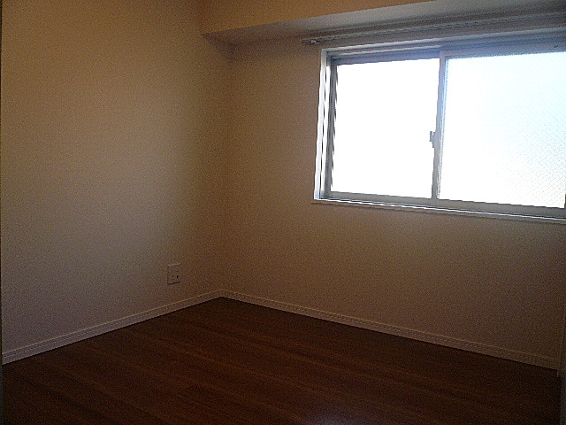 麻布狸穴ナショナルコート　ＬＤＫ手前にある洋室です。