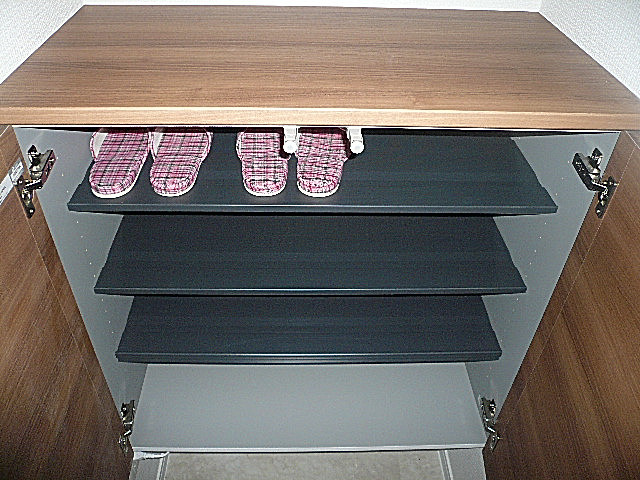 マンション都立大　玄関収納203