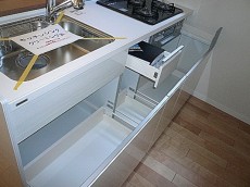 マンション都立大　スライド収納203