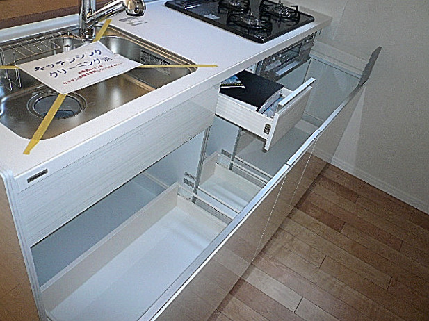 マンション都立大　スライド収納203