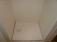 マンション都立大　洗濯機置き場です。203