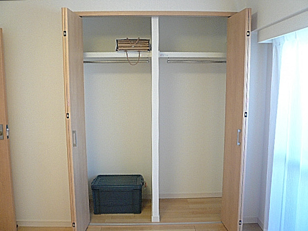 セブンスターマンション東山　洋室6.0帖　クローゼットです。