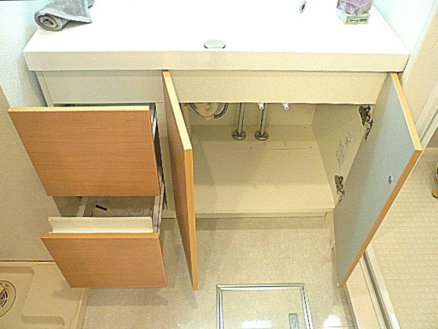 セブンスターマンション東山　洗面台　収納です。