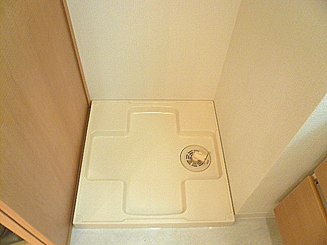 セブンスターマンション東山　洗濯機置き場です。