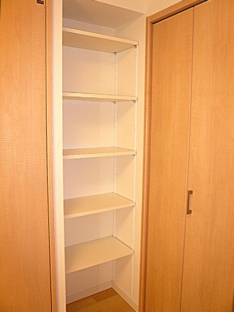 セブンスターマンション東山　サービスルーム　クローゼットです。