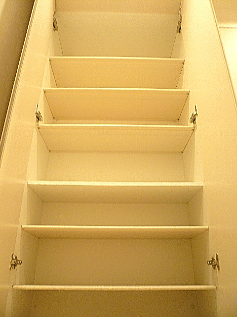 六本木ハイツ　トールサイズの玄関収納