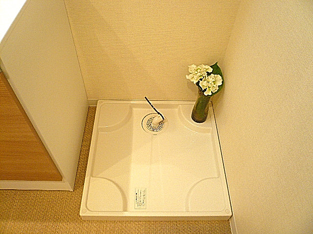 六本木ハイツ　洗濯機置き場