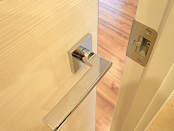 六本木ハイツ　LDK+お部屋への扉510