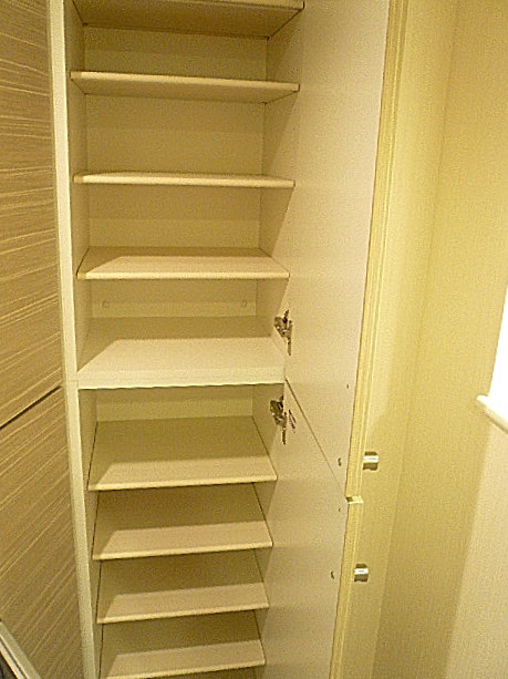 ライオンズマンション駒沢　玄関収納