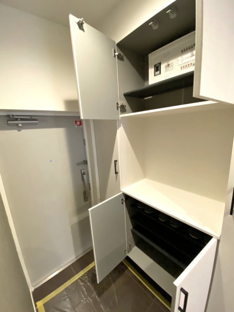 明大前グランドハイツ 玄関