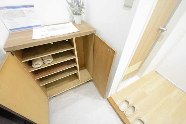 ダイアパレス御苑前 玄関