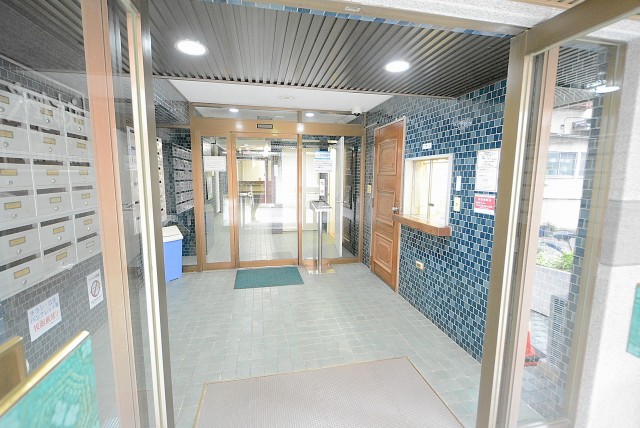 麻布狸穴ナショナルコート エントランス