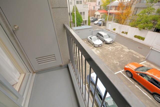 麻布狸穴ナショナルコート バルコニー