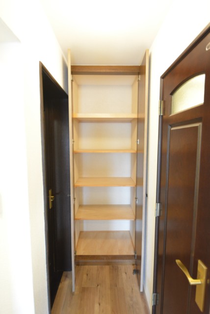 ヴィラグレイス西落合 廊下収納