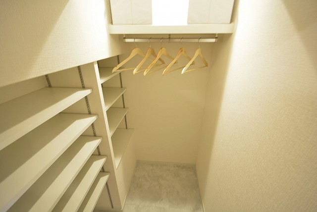 東海経堂マンション4F 玄関